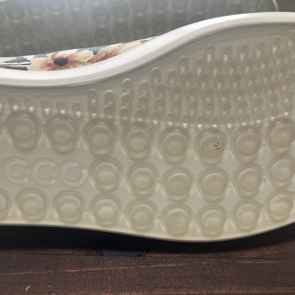 Size 4 Excellent condition Size 4 US - Picture 9 of 10